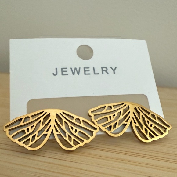 NEW Pair of gold-plated butterfly wing stud earrings Elegant women jewelry New - Picture 8 of 10
